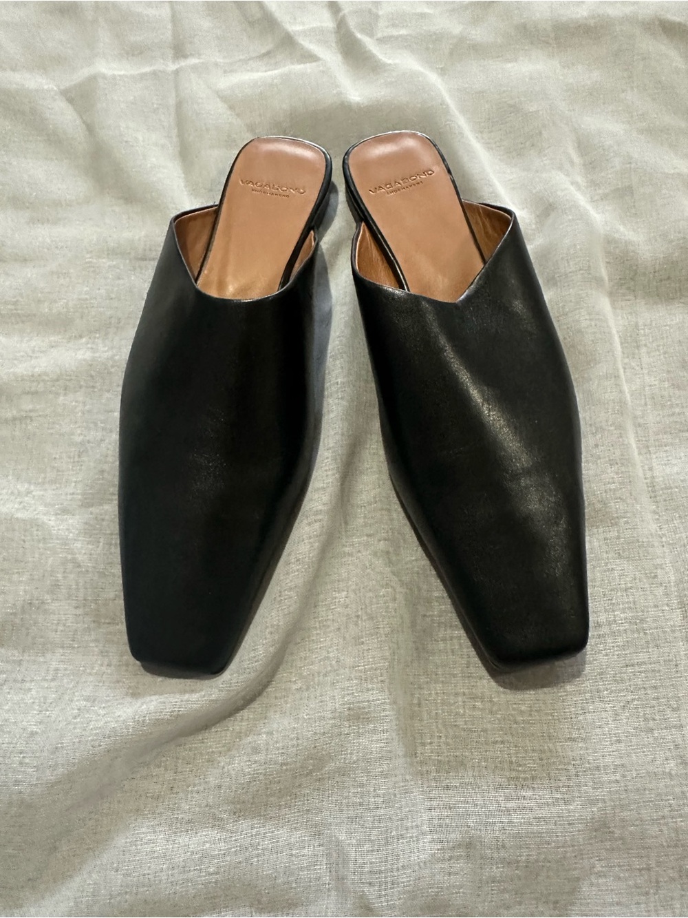 Vagabond Black Leather Square-Toe Slip Mules - Picture 2 of 4